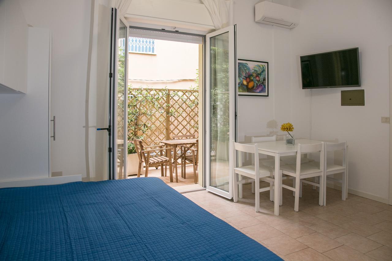 Ofelia Aparthotel 3*