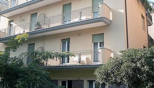 Aparthotel Ofelia 3*